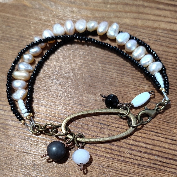 Ladies Black and White, Fresh Water Pearl Double Strand Beaded Bracelet - Picture 1 of 8